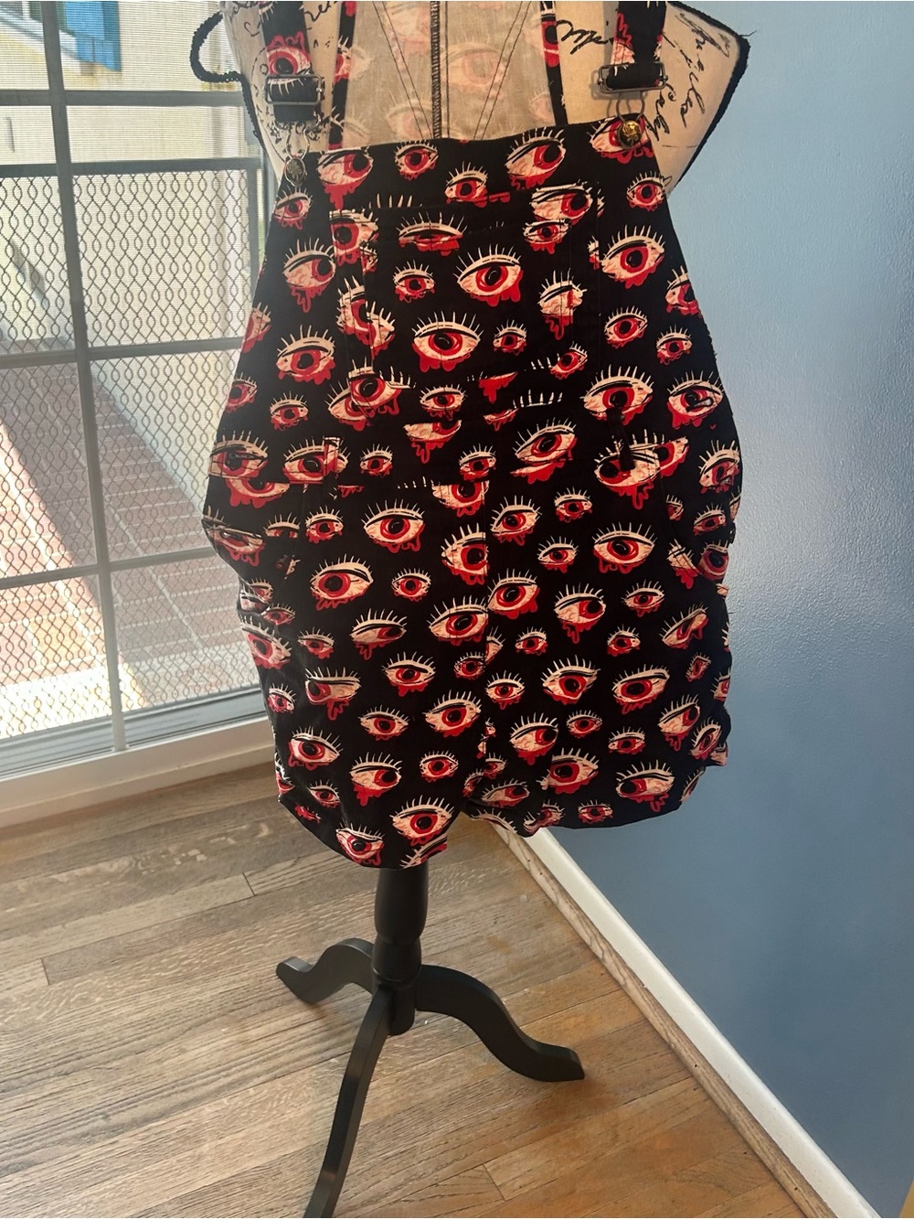Dangerfeild bloody eyeballs short overalls